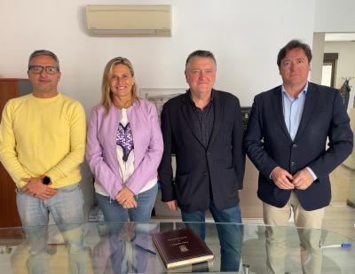 La delegada del Consell en Castellón y el director general de Administración Local visitan la localidad de Montanejos